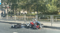 На выезде с Восточного моста в Твери разбился мотоциклист