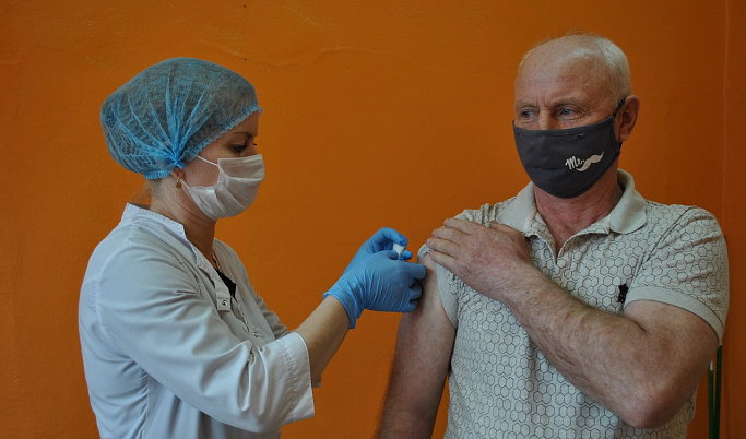В Тверской области более 53 тысяч граждан старшего поколения сделали прививку от коронавируса 