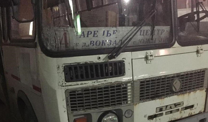 В Тверской области 14-летняя девочка попала в реанимацию после наезда автобуса