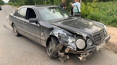 В Кимрах водитель «Нивы» врезался в «Мерседес» и скрылся с места ДТП