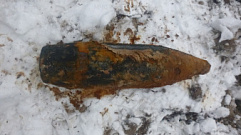 В районе деревни Конаковского округа нашли артиллерийский снаряд