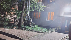 Огнеборцы достали мужчину из горящей квартиры в Твери