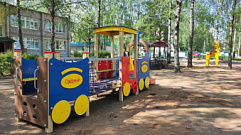 В детских садах Тверской области устанавливают новые уличные игровые комплексы 