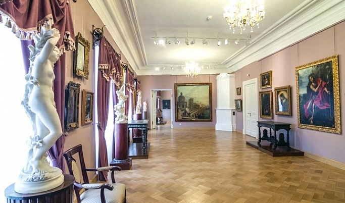 Тверская областная картинная галерея приглашает на экскурсию в фонды музея