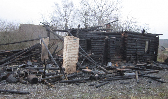 На пожаре в Тверской области погибло два человека