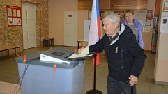 В Твери избирательные участки посетили ветераны