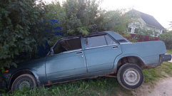 В Тверской области мужчина пытался угнать автомобиль, но оказался в кювете