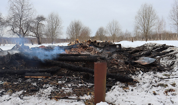 На пожаре в Тверской области погиб пенсионер