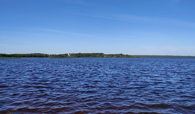 В озере Глубокое в Тверской области утонул мужчина