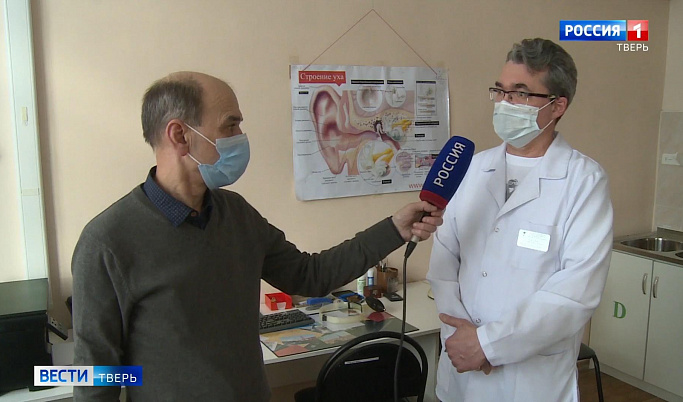 В День охраны слуха врачи рассказали об опасности наушников