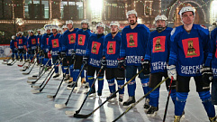 Сборная Тверской области сыграла в товарищеском хоккейном матче на Красной площади