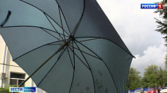 Жителям Твери рассказали, почему пользоваться зонтом в грозу опасно