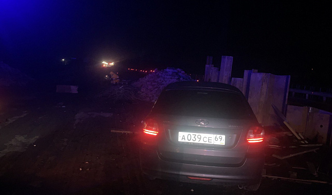 В ДТП в ремонтной зоне на дороге в Тверской области пострадал мужчина