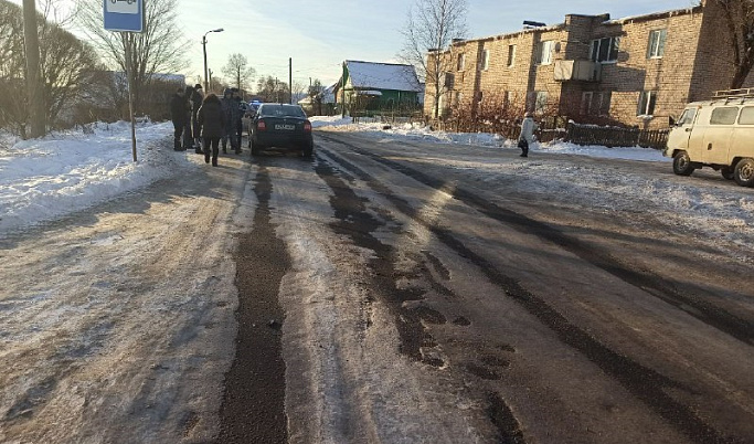20-летий парень попал под колеса авто в Тверской области