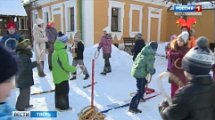 Школьникам рассказывают о традициях и старинных обрядах проводов зимы в музее Тверского быта