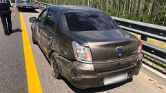 В Тверской области иномарка сбила водителя, меняющего колесо