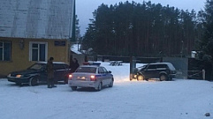 Автомобиль «ВАЗ» протаранил ворота туристической базы в Тверской области