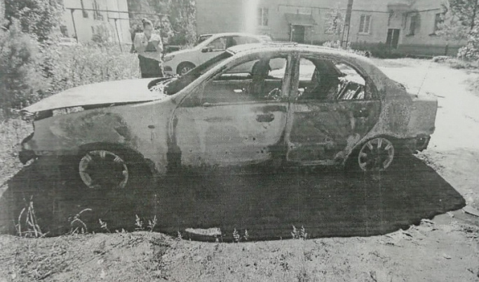 Житель Тверской области сжег автомобиль из-за ненависти к его владельцу
