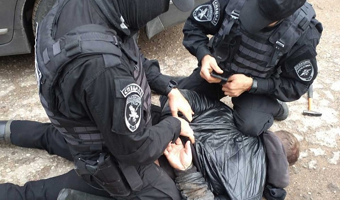 В Тверской области наркокурьера задержали с 56 свертками гашиша