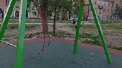 В Тверской области вандалы разгромили детскую площадку