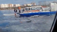 Подростка спасли с дрейфующей льдины в Тверской области: видео
