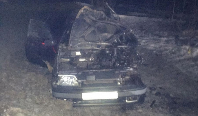На М-9 в Тверской области легковушка попала под фуру, водитель погиб