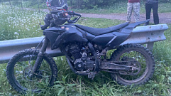 В Тверской области несовершеннолетний мотоциклист протаранил легковушку 
