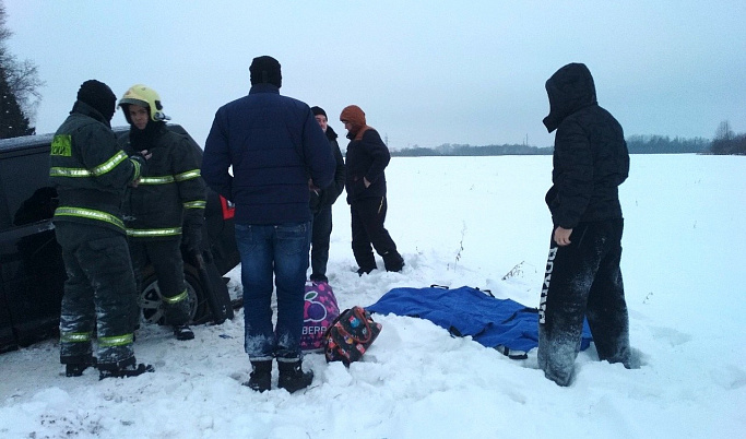 В Тверской области мужчина спас женщину из снежного плена 
