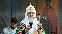 Патриарх Кирилл совершил божественную литургию в Новоторжском Борисоглебском монастыре