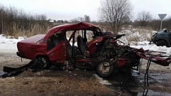 Водитель и пассажир «Жигулей» разбились насмерть в Тверской области