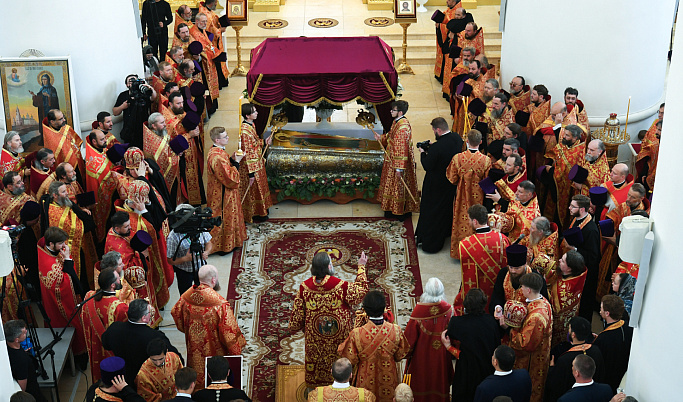 Мощи князя Михаила Тверского перенесли в Спасо-Преображенский собор