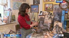 Тверской художник Надежда Рябова создает уникальные картины на бересте
