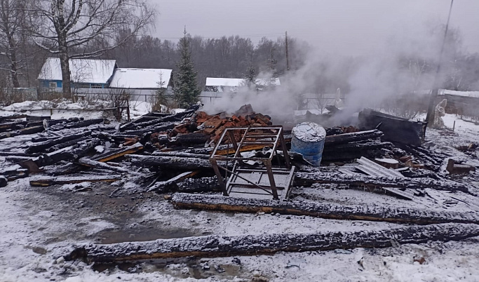 На пожаре в доме в Тверской области погиб мужчина