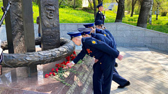 Сотрудники и ветераны органов безопасности почтили память защитников Родины в Твери