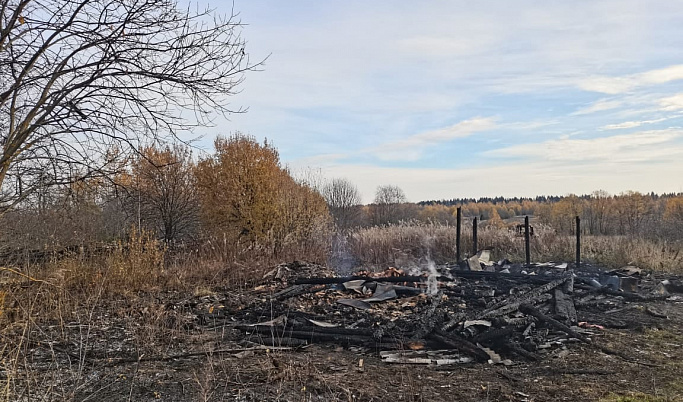 СК Тверской области проводит проверку по факту гибели 59-летнего мужчины при пожаре
