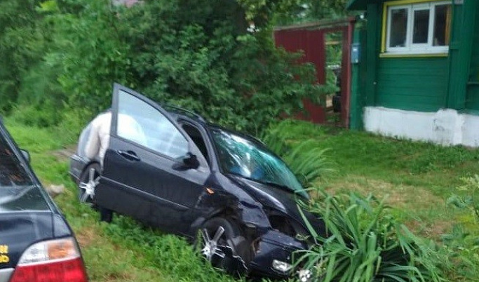 Уставший водитель спровоцировал аварию в Кимрском районе