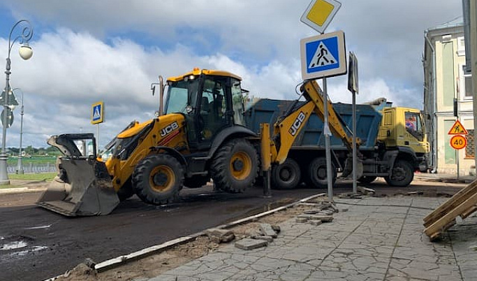 Продолжается ремонт улиц Твери