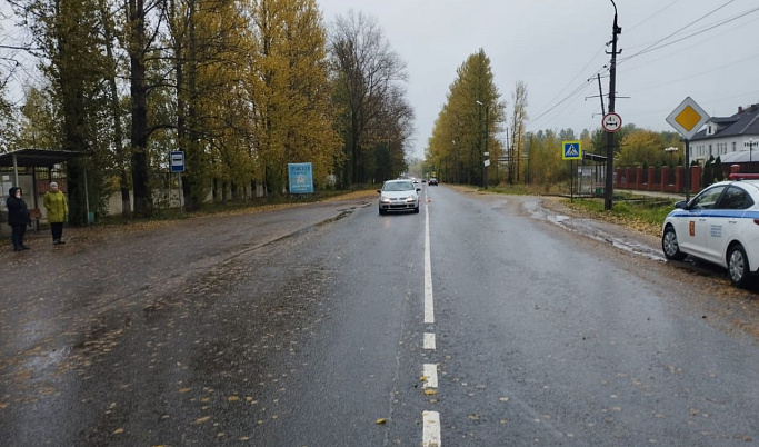 В Тверской области легковушка сбила пешехода, вышедшего из-за автобуса
