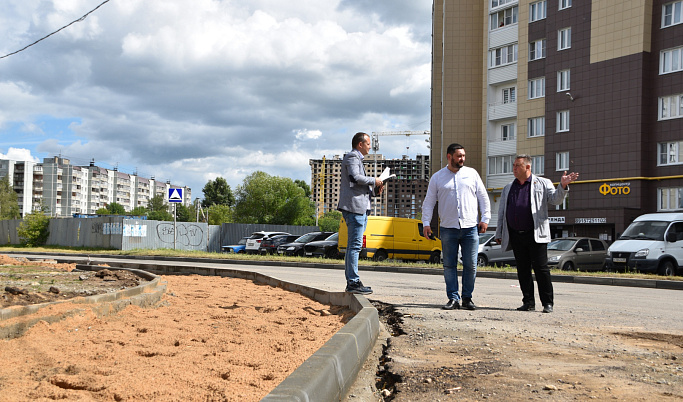 В Твери депутаты проверили ход ремонта дорог в Московском районе