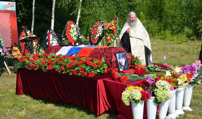 В Кувшиновском районе простились с погибшим на Украине Михаилом Лукьяновым