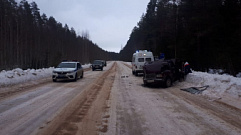 Два человека пострадали из-за выезда автомобиля на «встречку» в Тверской области
