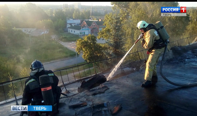 Следователи проводят проверку по факту пожара в общежитии в Конаково