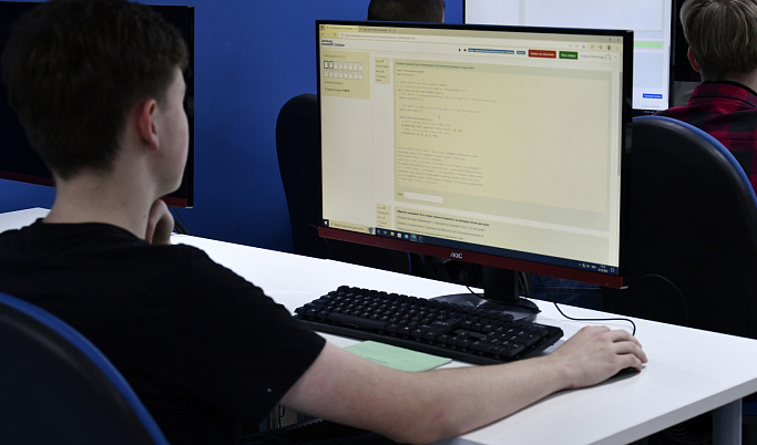 Более 550 старшеклассников в Тверской области записались на курсы программирования «Код будущего»