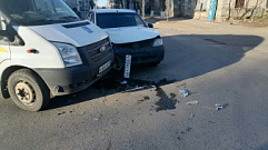 48-летний мужчина пострадал в ДТП легковушки и микроавтобуса в Тверской области