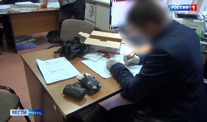 Жителя Тверской области задержали в Тюменской области за распространение наркотиков