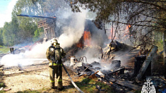 В Тверской области полностью сгорел дачный дом