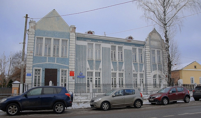Жителям Твери рассказали об истории здания Романовской школы 