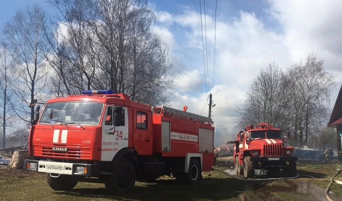 В Тверской области за сутки пожарные 43 раза выезжали тушить сухую траву