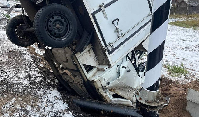 На трассе в Тверской области водитель уснул за рулем и погиб