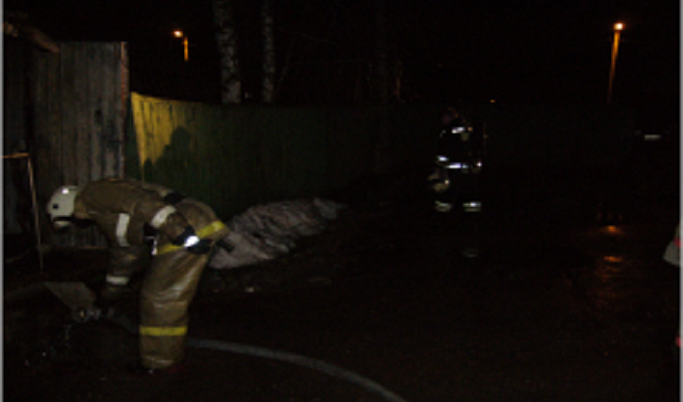 В Нелидово спасатели ликвидировали пожар в производственном здании